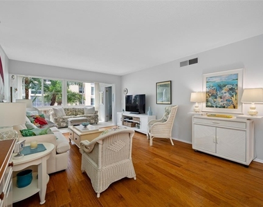 121 Island Way - Photo Thumbnail 16