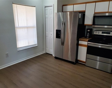 1411 Sedgwick Drive - Photo Thumbnail 14