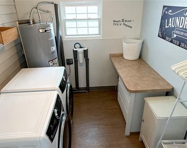 161 Greenview Drive - Photo Thumbnail 12