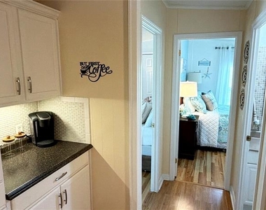 161 Greenview Drive - Photo Thumbnail 7