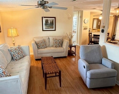 161 Greenview Drive - Photo Thumbnail 4