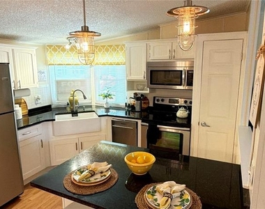 161 Greenview Drive - Photo Thumbnail 6