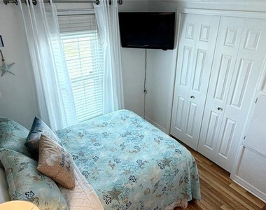 161 Greenview Drive - Photo Thumbnail 8