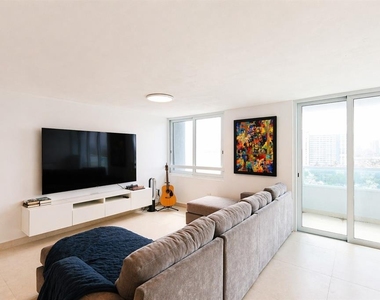 Waldorf Tower Ave. Isla Verde - Photo Thumbnail 7