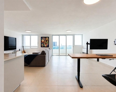 Waldorf Tower Ave. Isla Verde - Photo Thumbnail 2