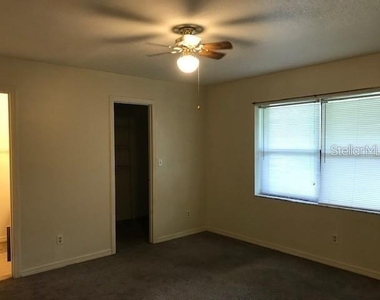 3026 Ne 39 Place - Photo Thumbnail 6