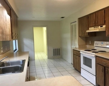 3026 Ne 39 Place - Photo Thumbnail 5