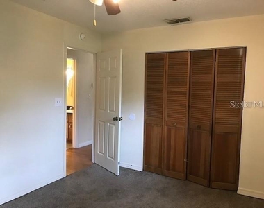 3026 Ne 39 Place - Photo Thumbnail 7