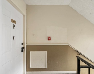 4160 Versailles Drive - Photo Thumbnail 1