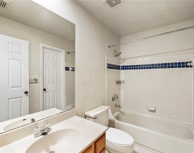4160 Versailles Drive - Photo Thumbnail 9