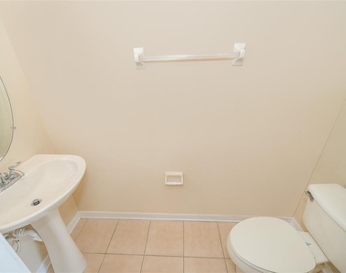 3383 Wilshire Way Road - Photo Thumbnail 13