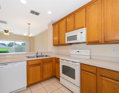 3383 Wilshire Way Road - Photo Thumbnail 7