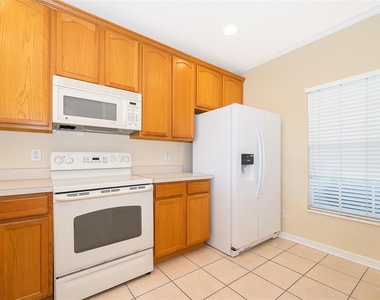 3383 Wilshire Way Road - Photo Thumbnail 6