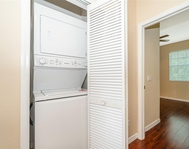 3383 Wilshire Way Road - Photo Thumbnail 18