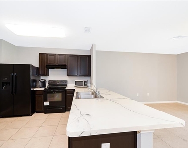 241 Arbor Lakes Drive - Photo Thumbnail 5