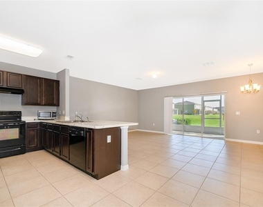241 Arbor Lakes Drive - Photo Thumbnail 4