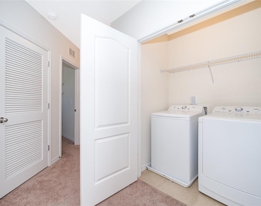 241 Arbor Lakes Drive - Photo Thumbnail 16