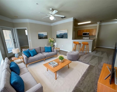8836 Villa View Circle - Photo Thumbnail 8