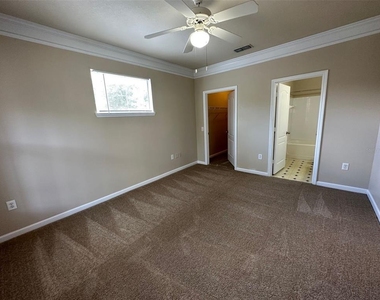 8836 Villa View Circle - Photo Thumbnail 17