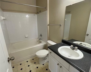 8836 Villa View Circle - Photo Thumbnail 23