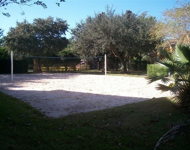 8836 Villa View Circle - Photo Thumbnail 35