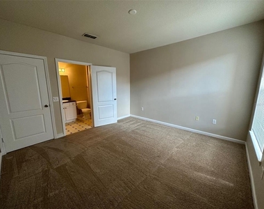 8836 Villa View Circle - Photo Thumbnail 13