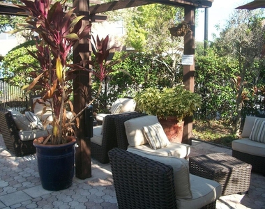 8836 Villa View Circle - Photo Thumbnail 29