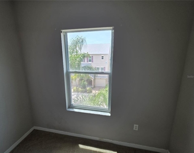 810 Callista Cay Loop - Photo Thumbnail 23