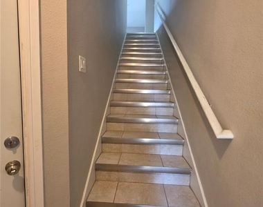 810 Callista Cay Loop - Photo Thumbnail 3