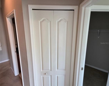 810 Callista Cay Loop - Photo Thumbnail 17