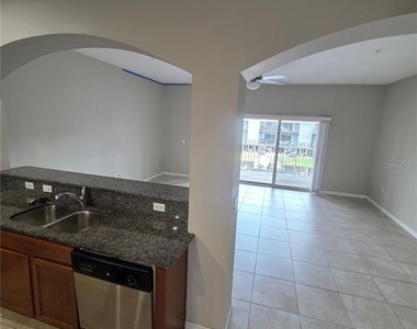 810 Callista Cay Loop - Photo Thumbnail 8