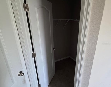 810 Callista Cay Loop - Photo Thumbnail 21