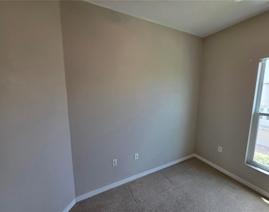 810 Callista Cay Loop - Photo Thumbnail 24