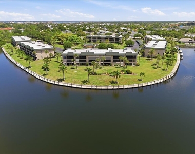 601 Shreve Street - Photo Thumbnail 3
