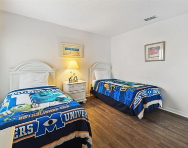 640 Chadbury Way - Photo Thumbnail 25