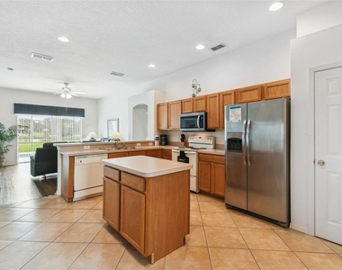 640 Chadbury Way - Photo Thumbnail 35