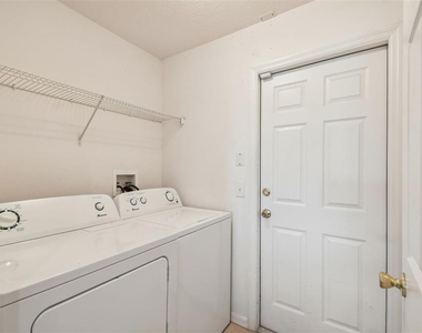 640 Chadbury Way - Photo Thumbnail 34