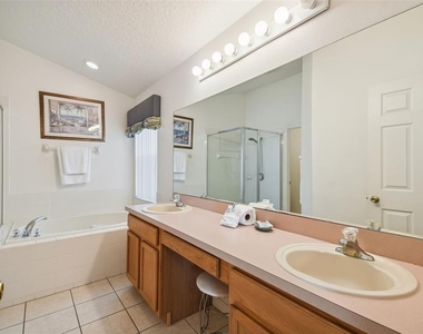 640 Chadbury Way - Photo Thumbnail 15