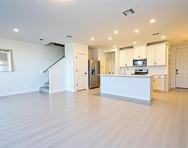 4329 Eagle Trail Bend - Photo Thumbnail 2