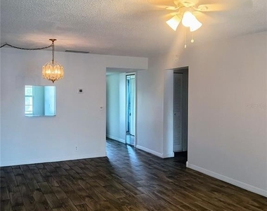 333 Lake Howard Drive Nw - Photo Thumbnail 3