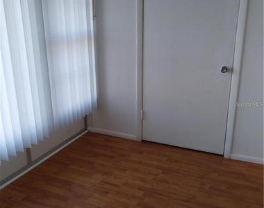 333 Lake Howard Drive Nw - Photo Thumbnail 11