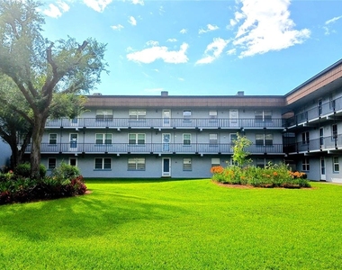 333 Lake Howard Drive Nw - Photo Thumbnail 1
