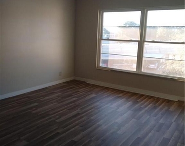 333 Lake Howard Drive Nw - Photo Thumbnail 4
