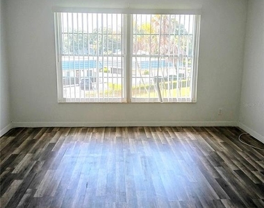 333 Lake Howard Drive Nw - Photo Thumbnail 7