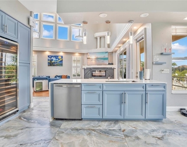 934 Symphony Isles Boulevard - Photo Thumbnail 10