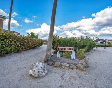934 Symphony Isles Boulevard - Photo Thumbnail 47