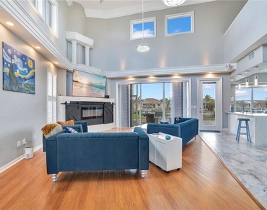 934 Symphony Isles Boulevard - Photo Thumbnail 6