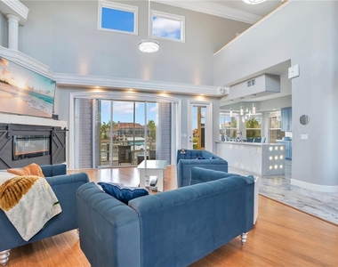 934 Symphony Isles Boulevard - Photo Thumbnail 5