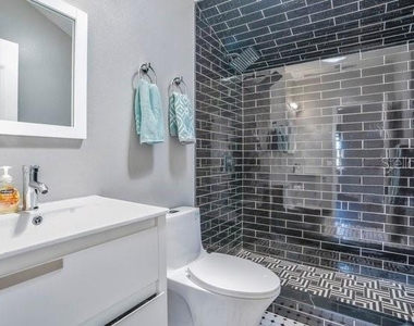 934 Symphony Isles Boulevard - Photo Thumbnail 27