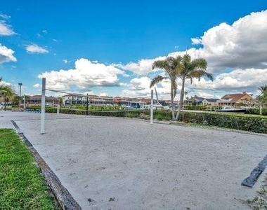 934 Symphony Isles Boulevard - Photo Thumbnail 49